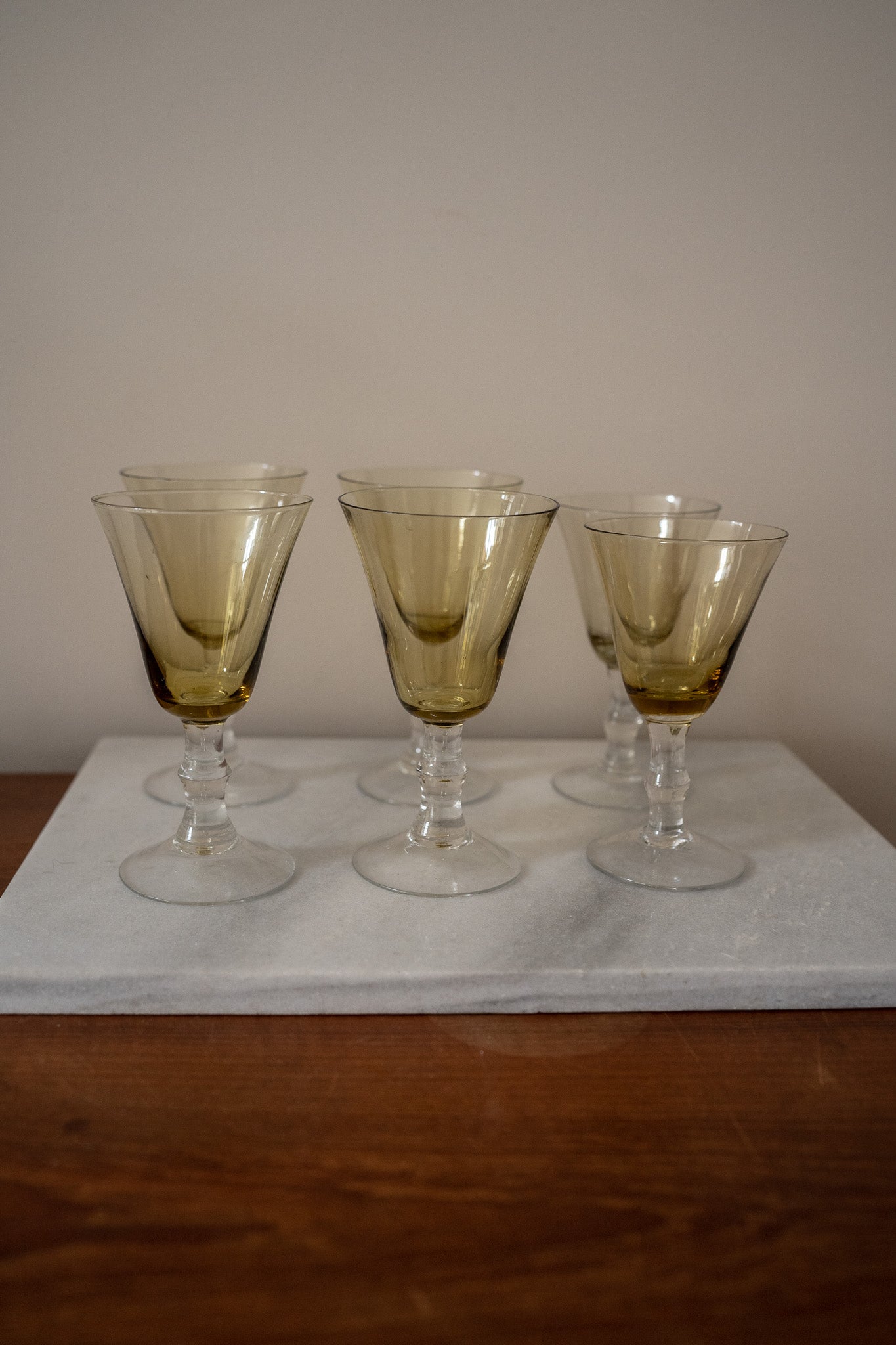 Set van 6 okergele glazen