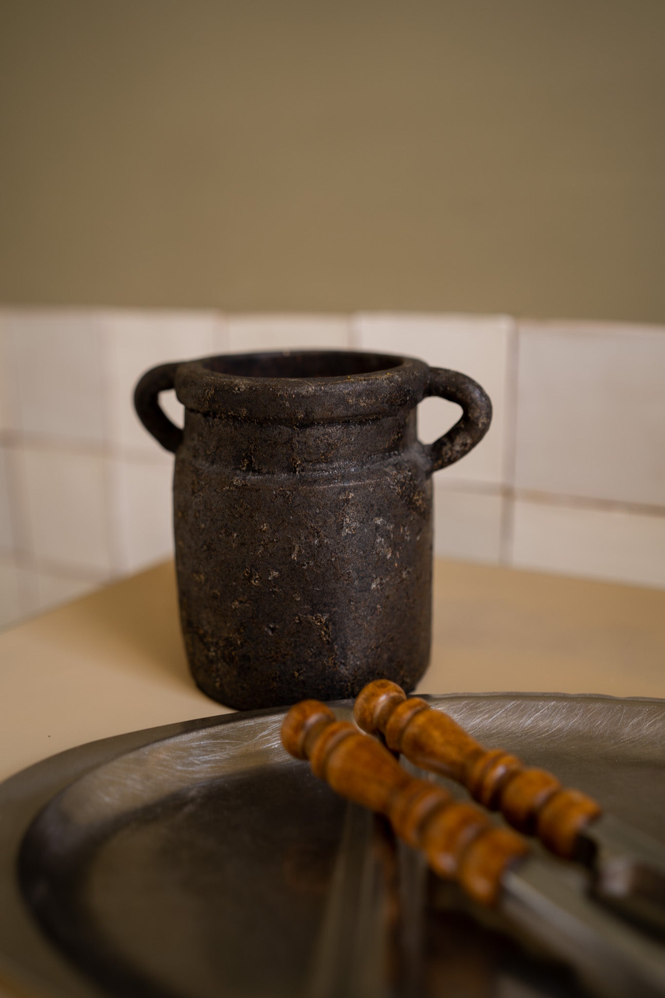 Notenkraker met houten handvat