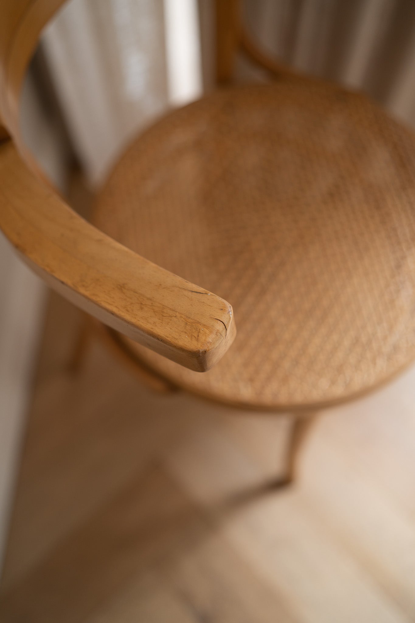 Thonet 233 replica’s bentwood webbing