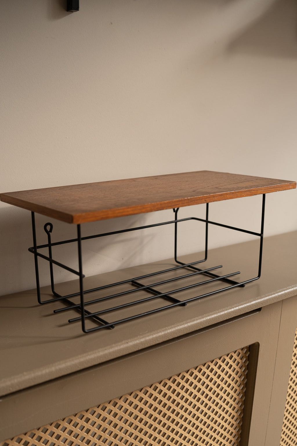 Vintage Midcentury Wandrekje Staal Teak Fineer