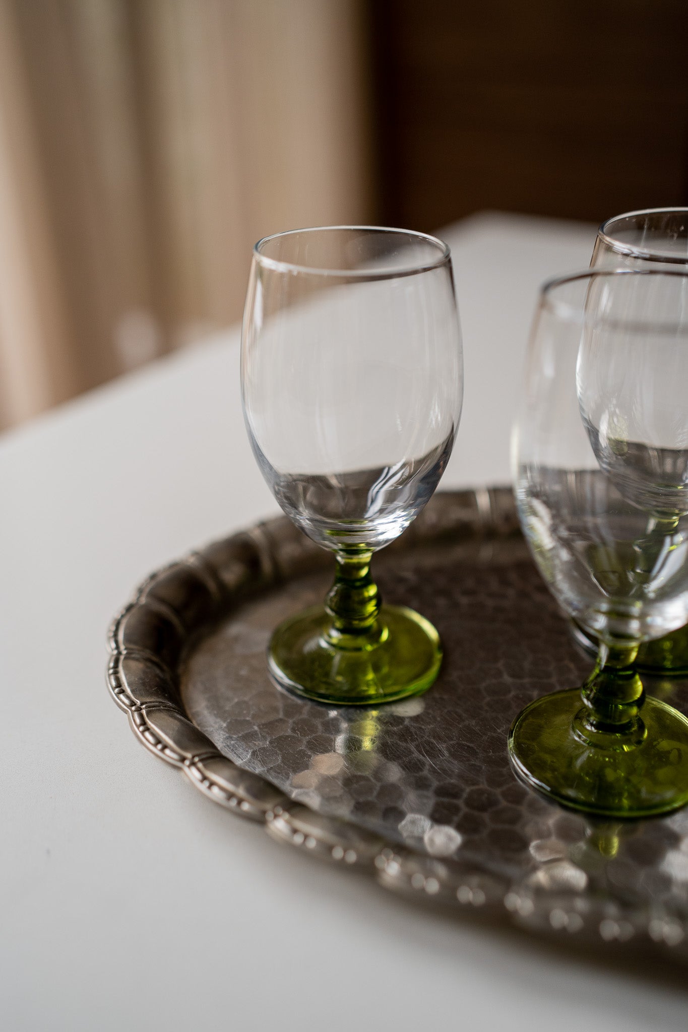Set van 4 groene wijnglazen