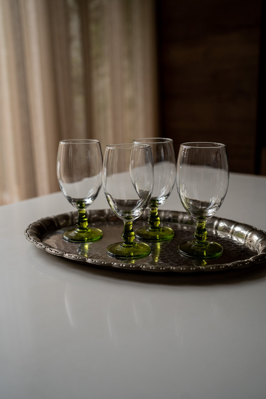 Set van 4 groene wijnglazen