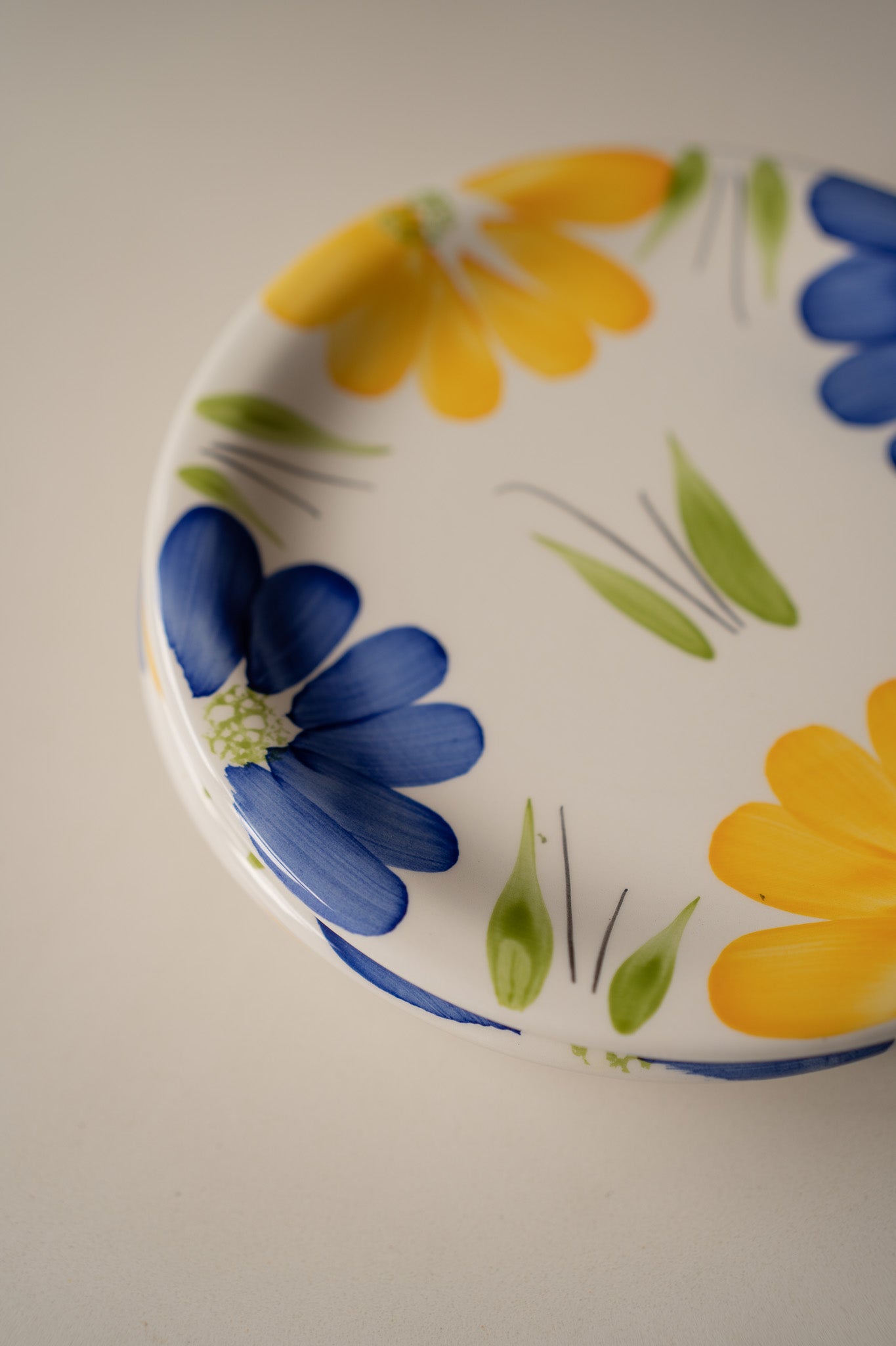 Set van 4 gebloemde bordjes