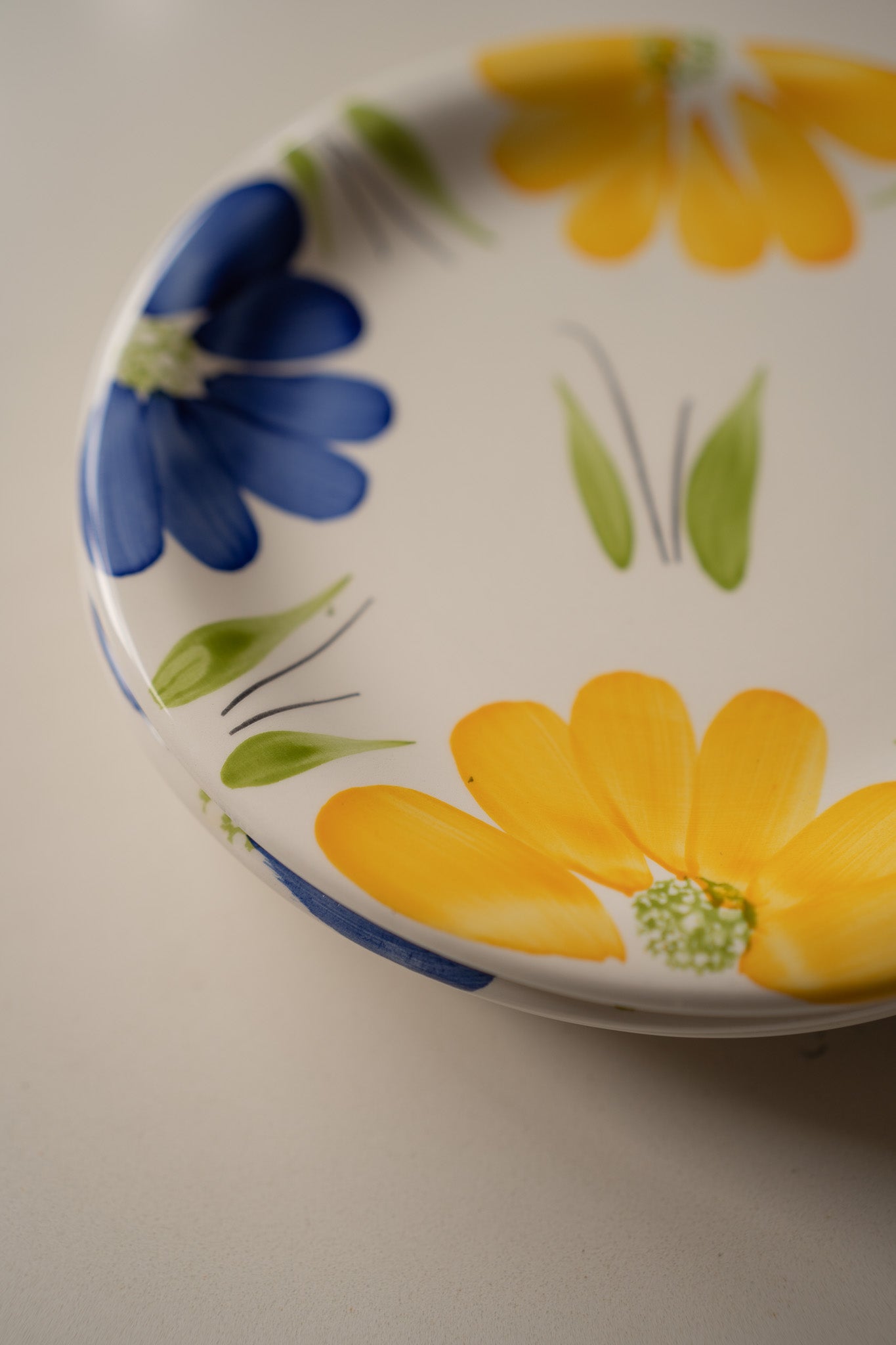 Set van 4 gebloemde bordjes