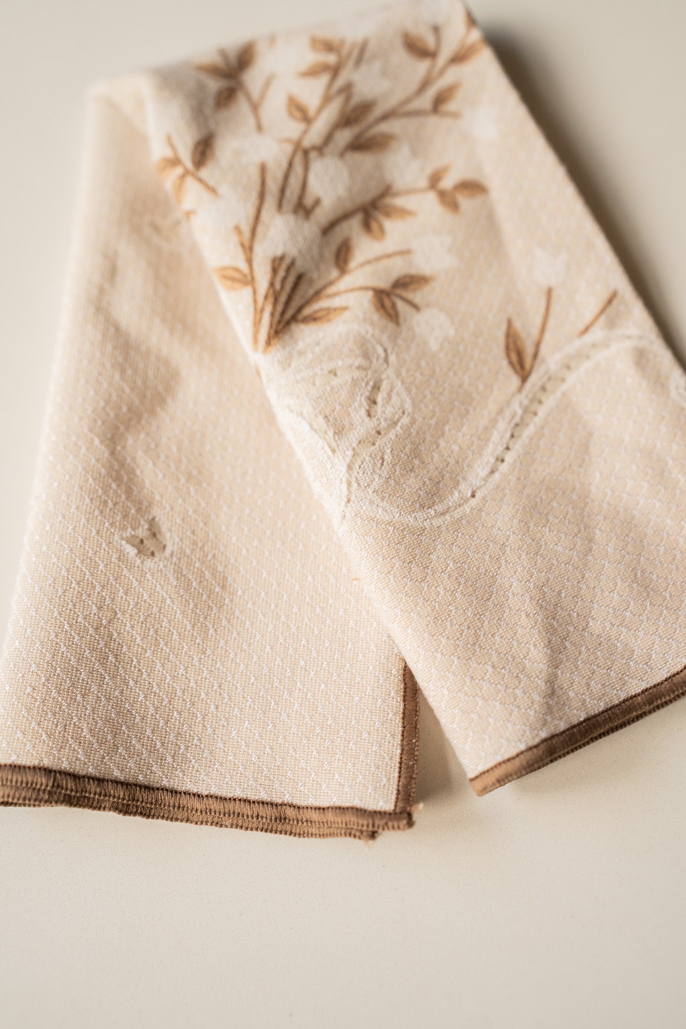 Set van 4 beige servetten