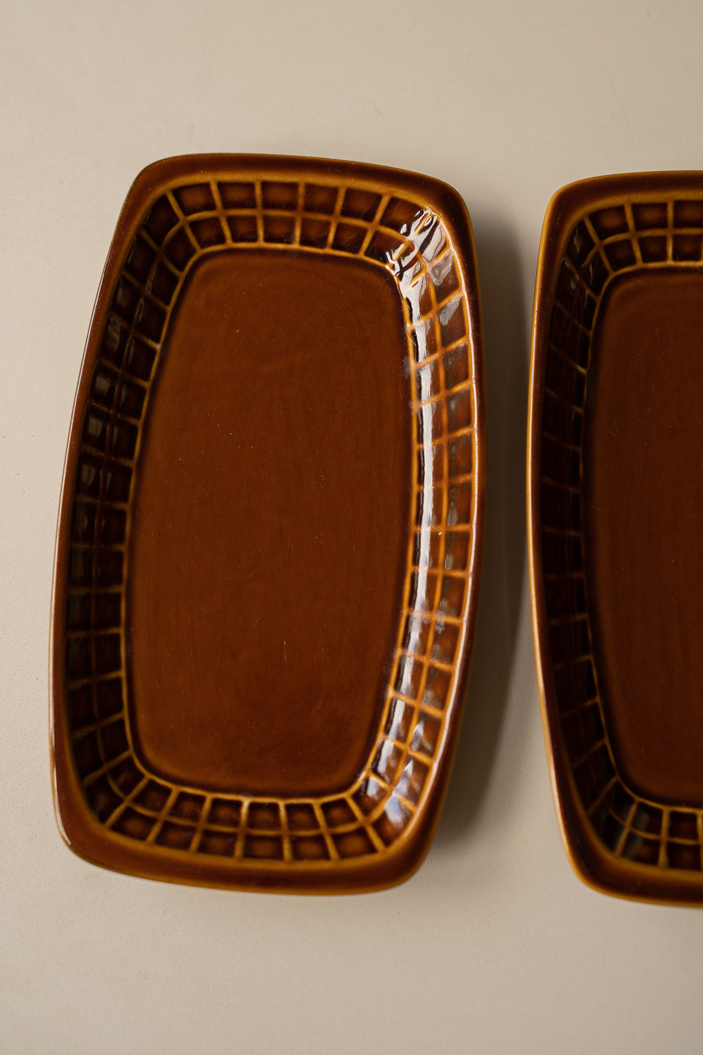 Set van 2 bruine schalen