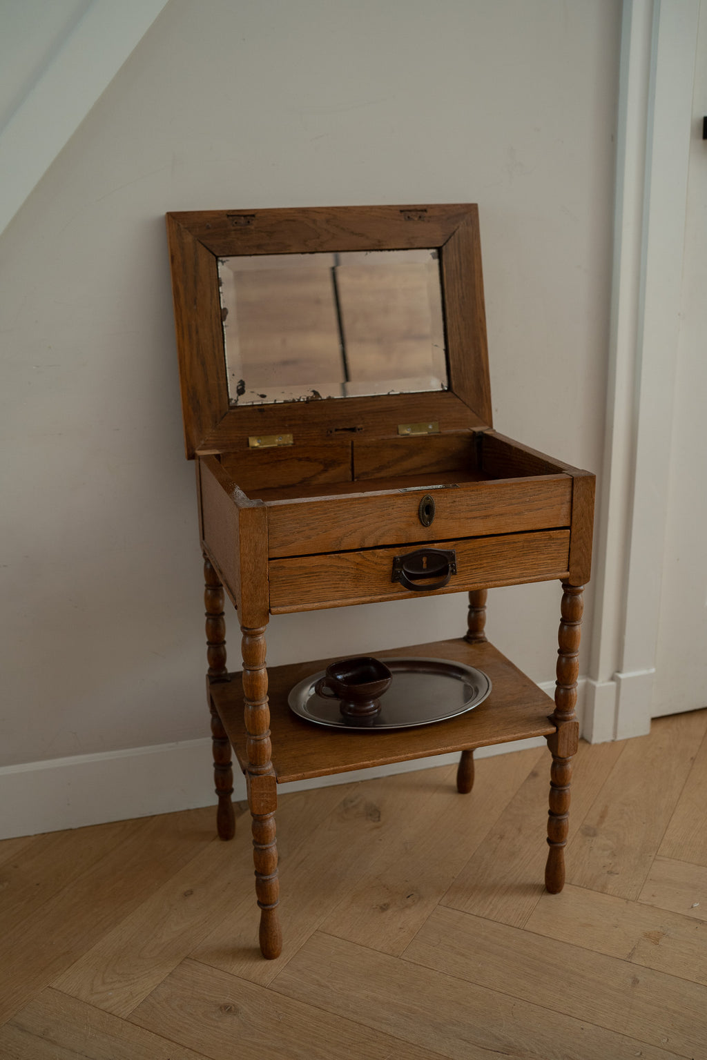 Antieke bijzettafel / Kaptafel