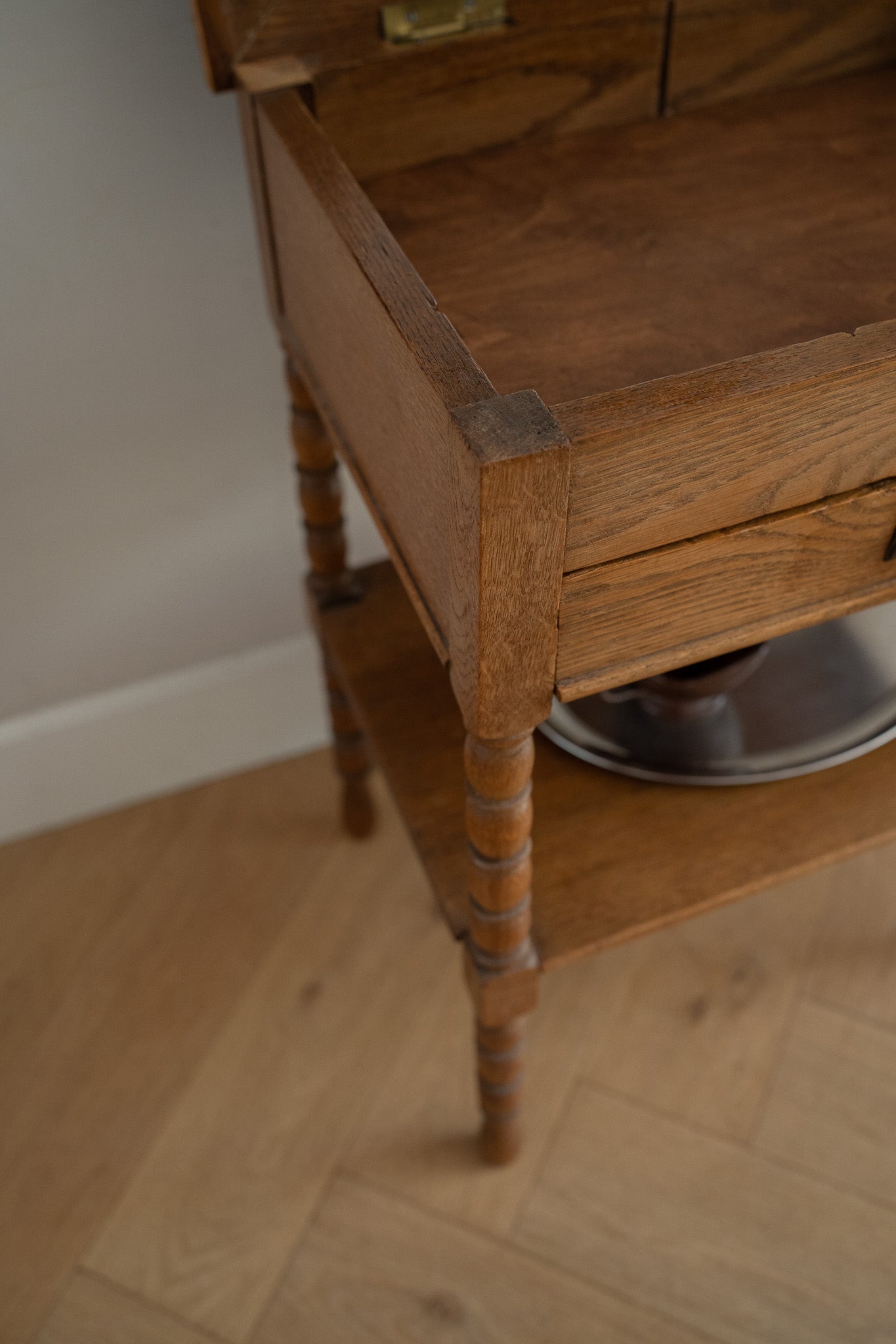 Antieke bijzettafel / Kaptafel