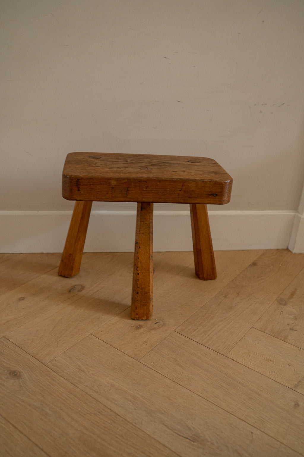 Vintage massief houten kruk