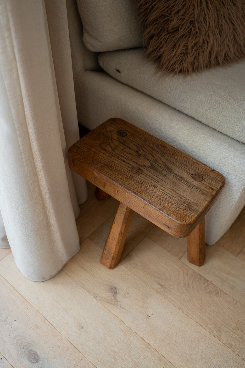 Vintage massief houten kruk