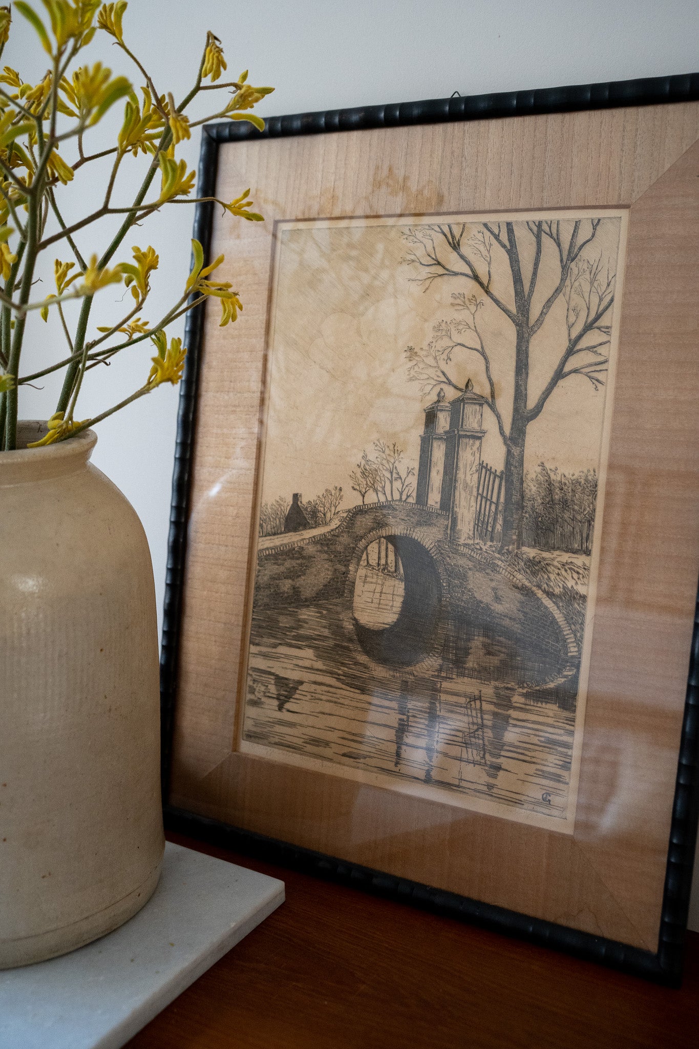 Zwarte bamboe lijst met schets