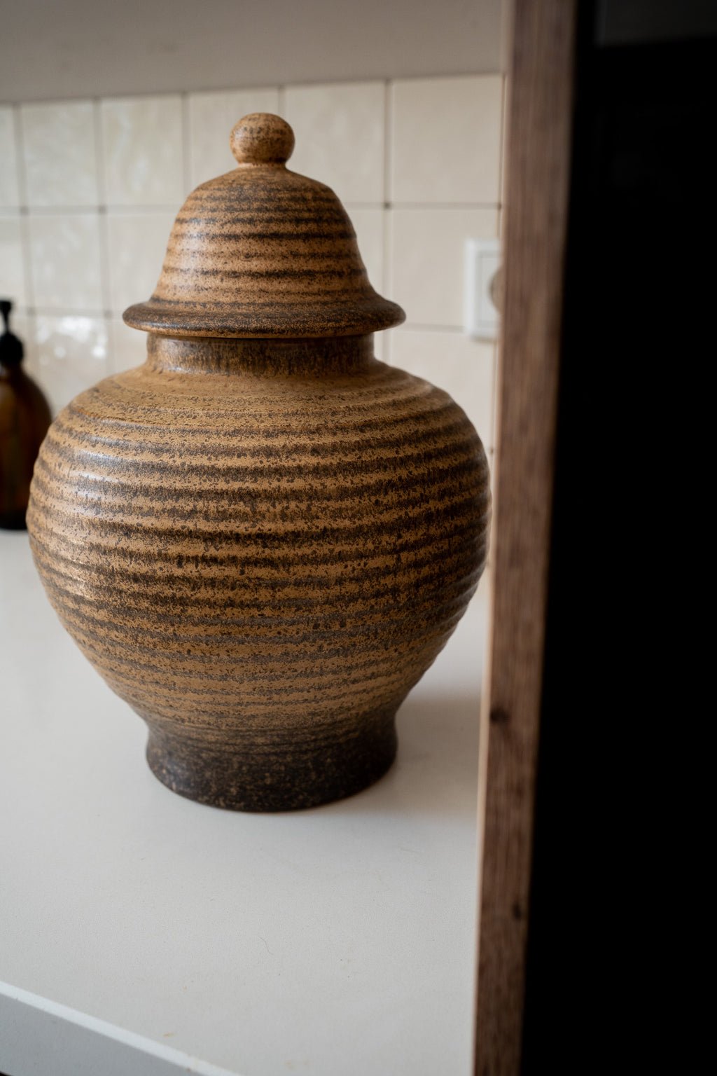 Beige bruine gemberpot