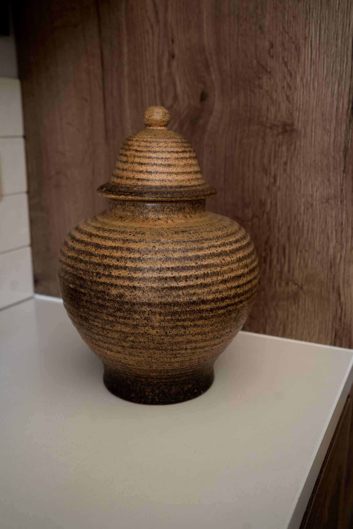 Beige bruine gemberpot