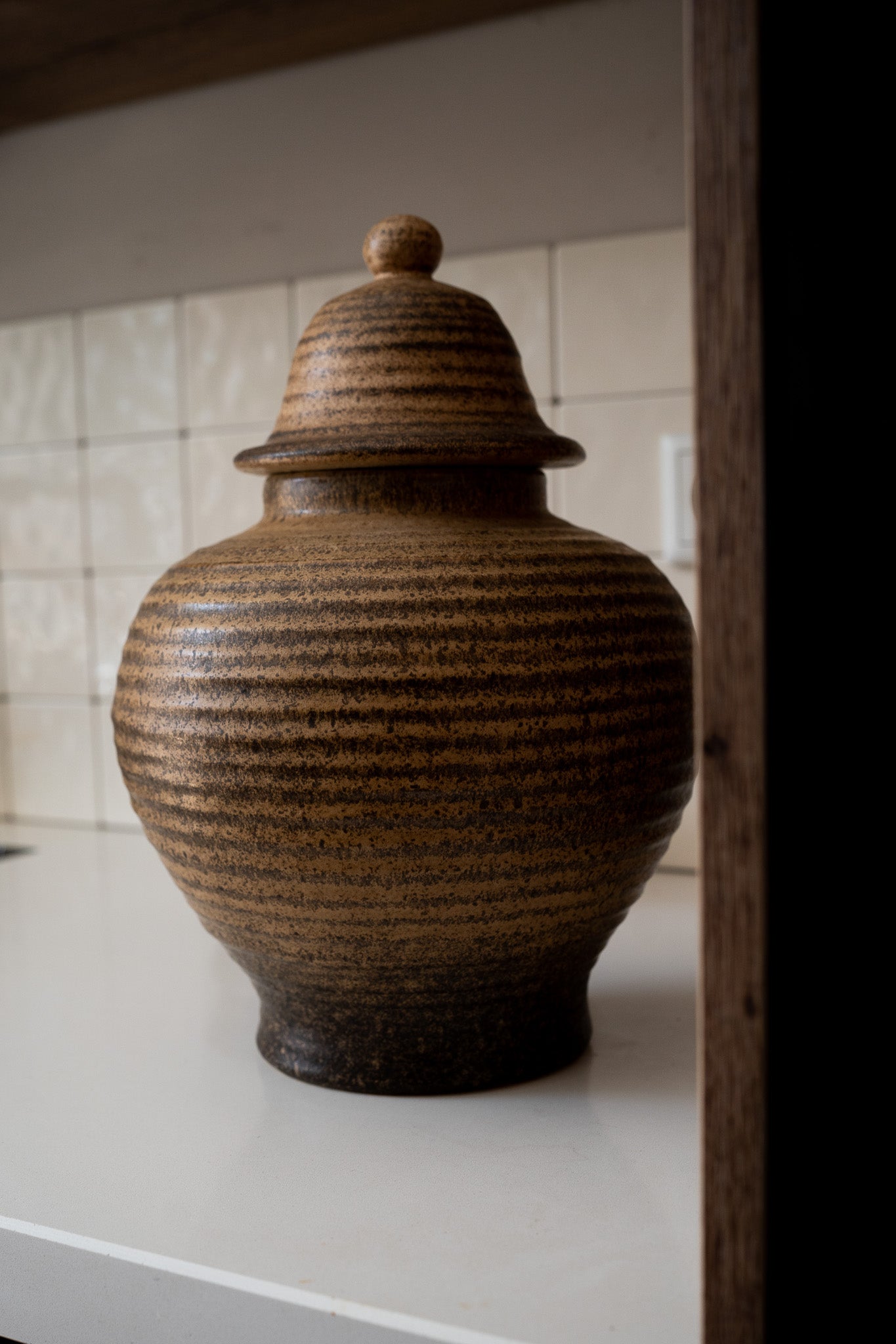 Beige bruine gemberpot