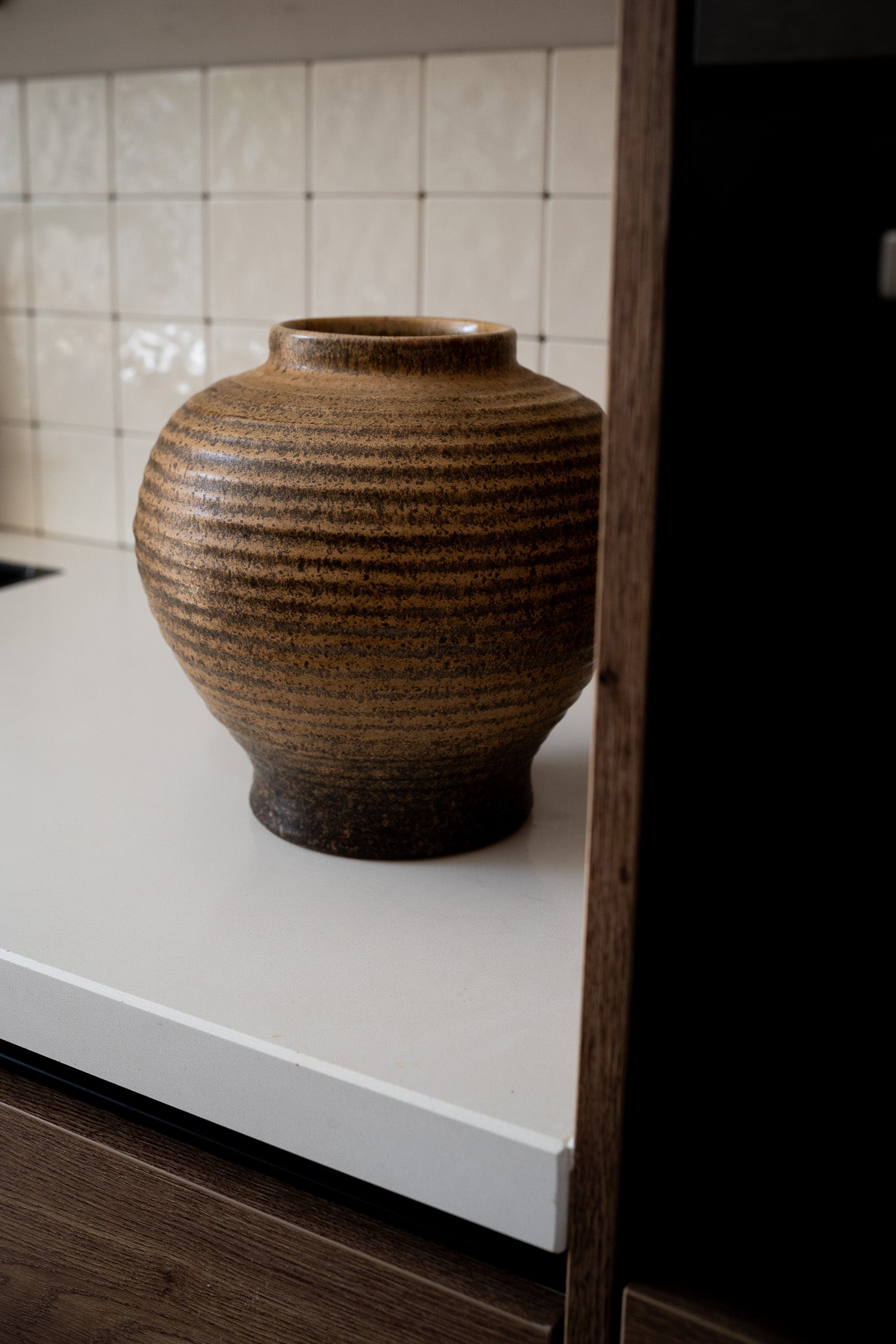 Beige bruine gemberpot