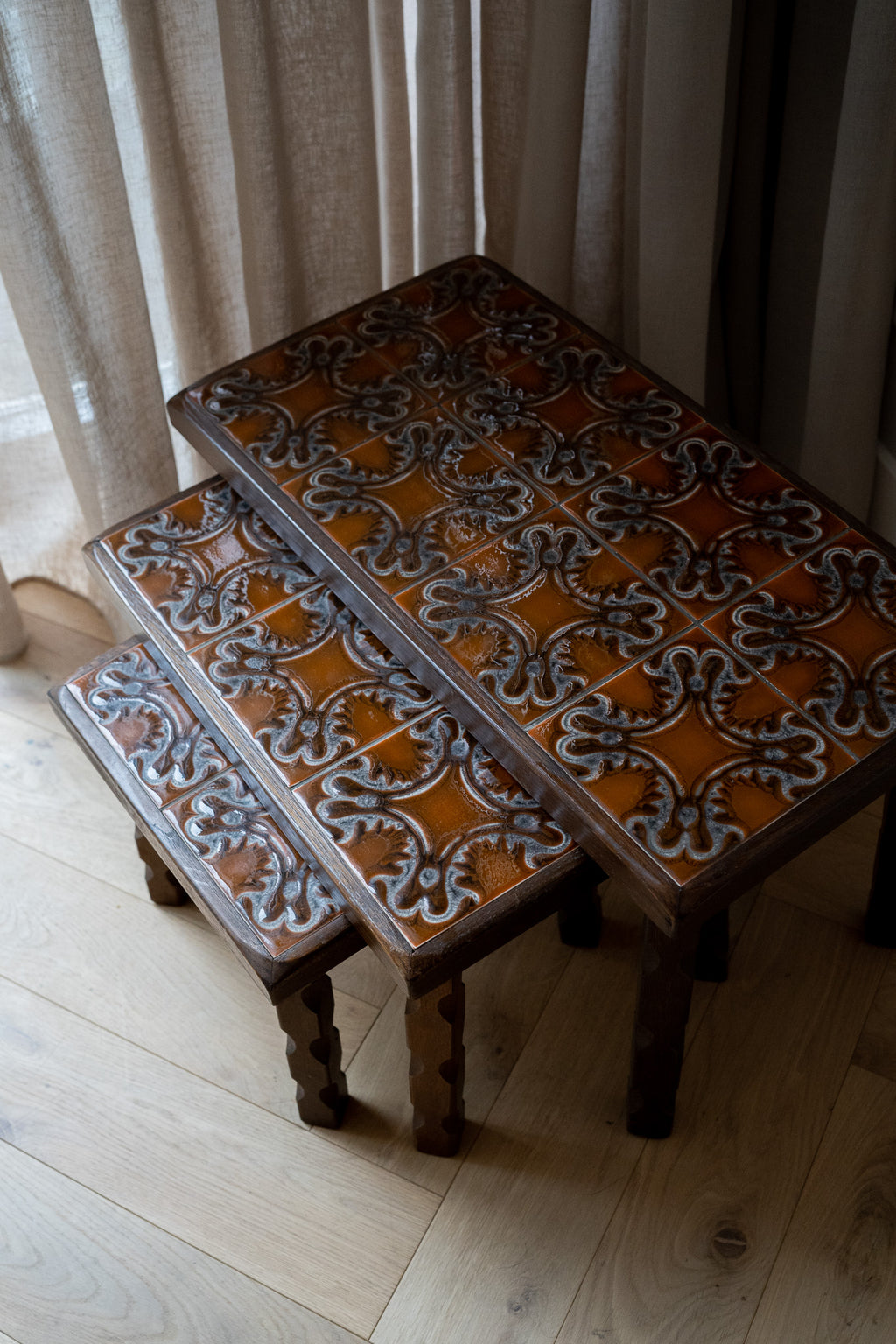 Set van 3 Nesting tafeltjes met tegelblad