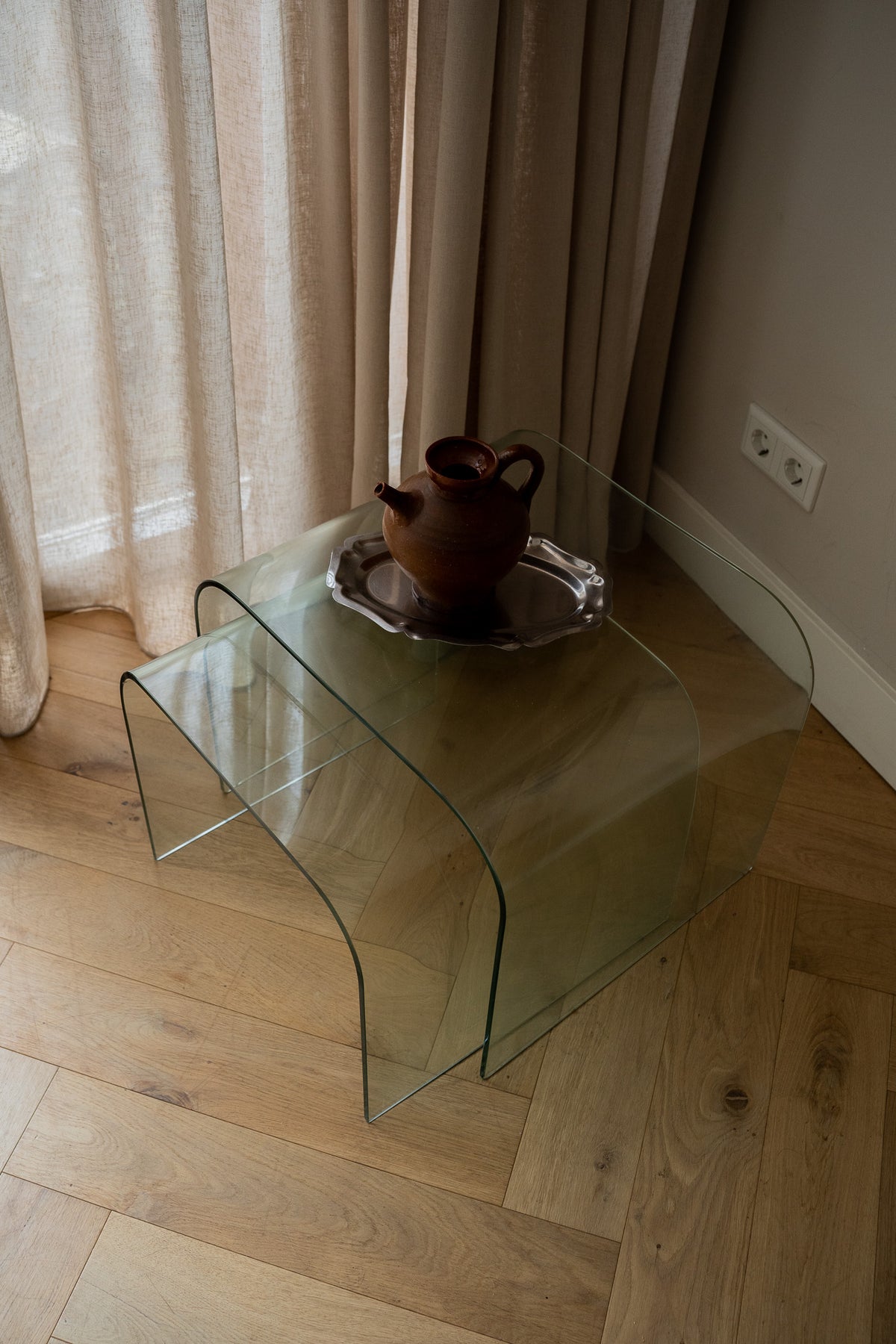 Set van 2 glazen tafels