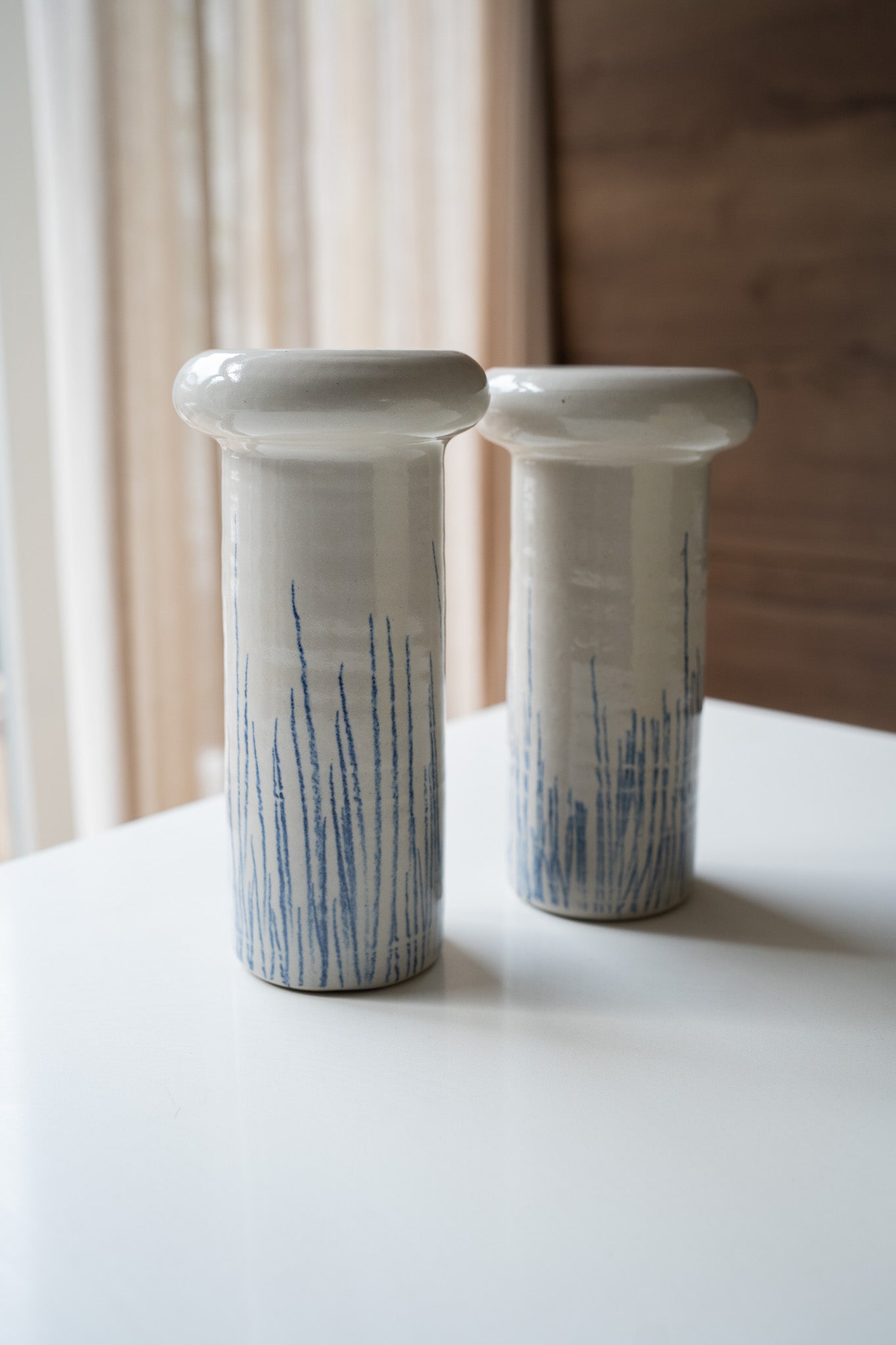 Crèmekleurige vaas met strepen