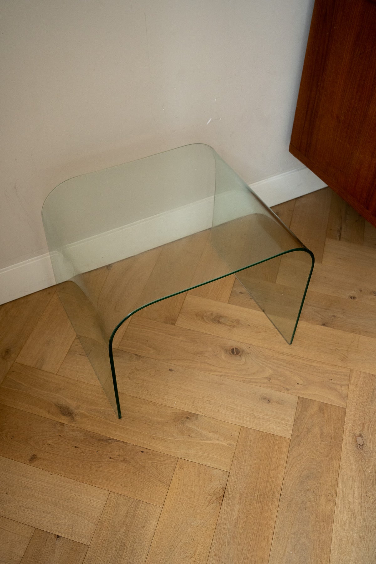 Set van 2 glazen tafels