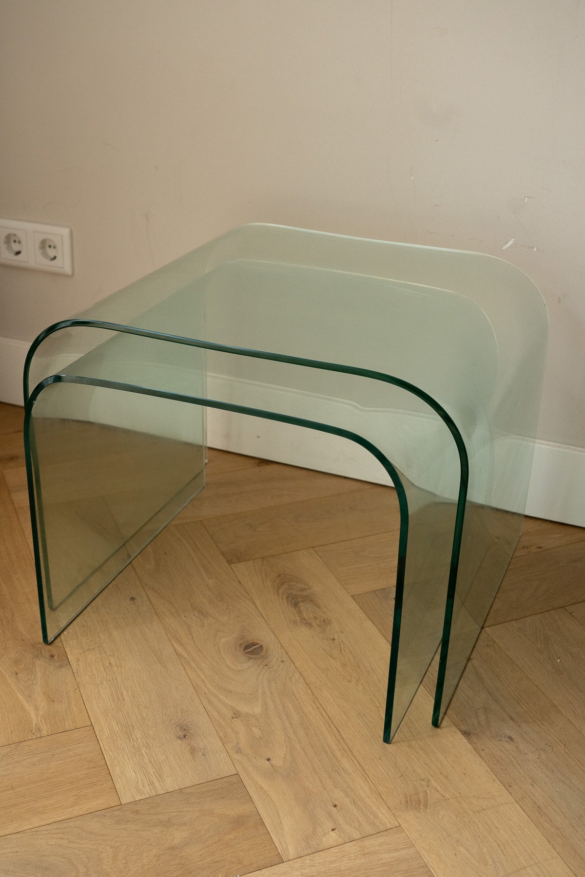 Set van 2 glazen tafels