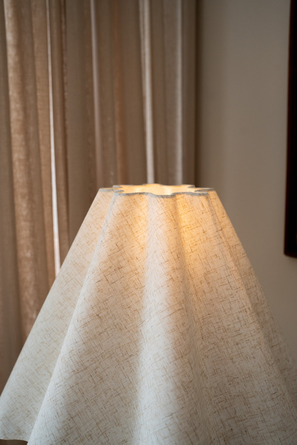 Houten vloerlamp met nieuwe kap