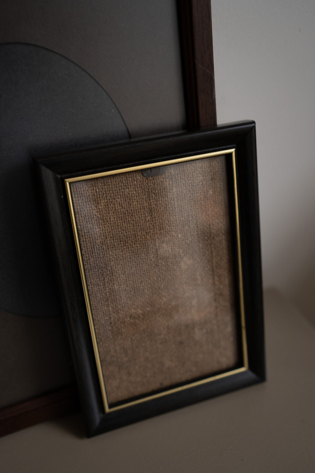 Houten lijst met gouden rand