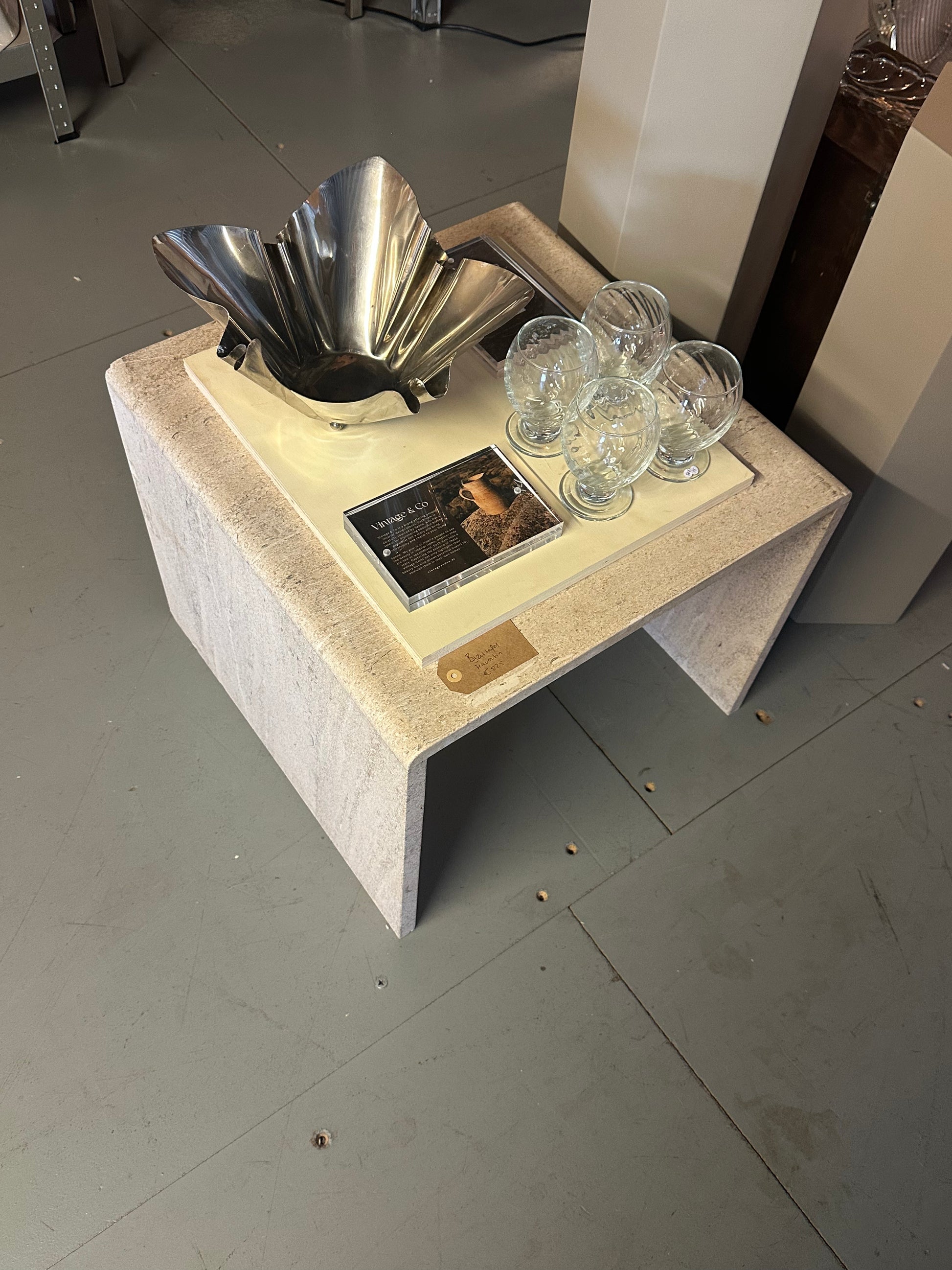Vintage travertine bijzettafel
