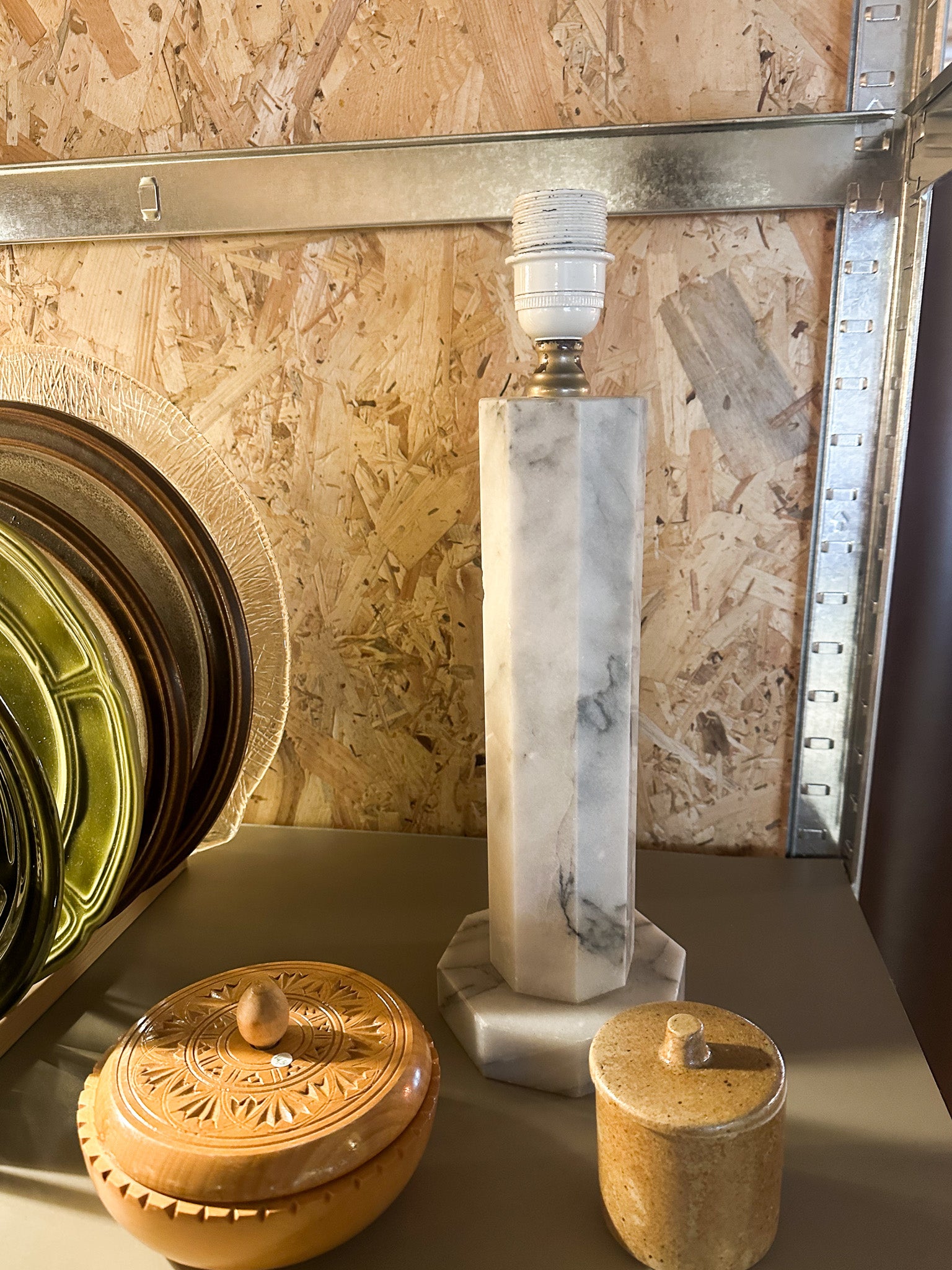 Marmeren lamp & rotan kap